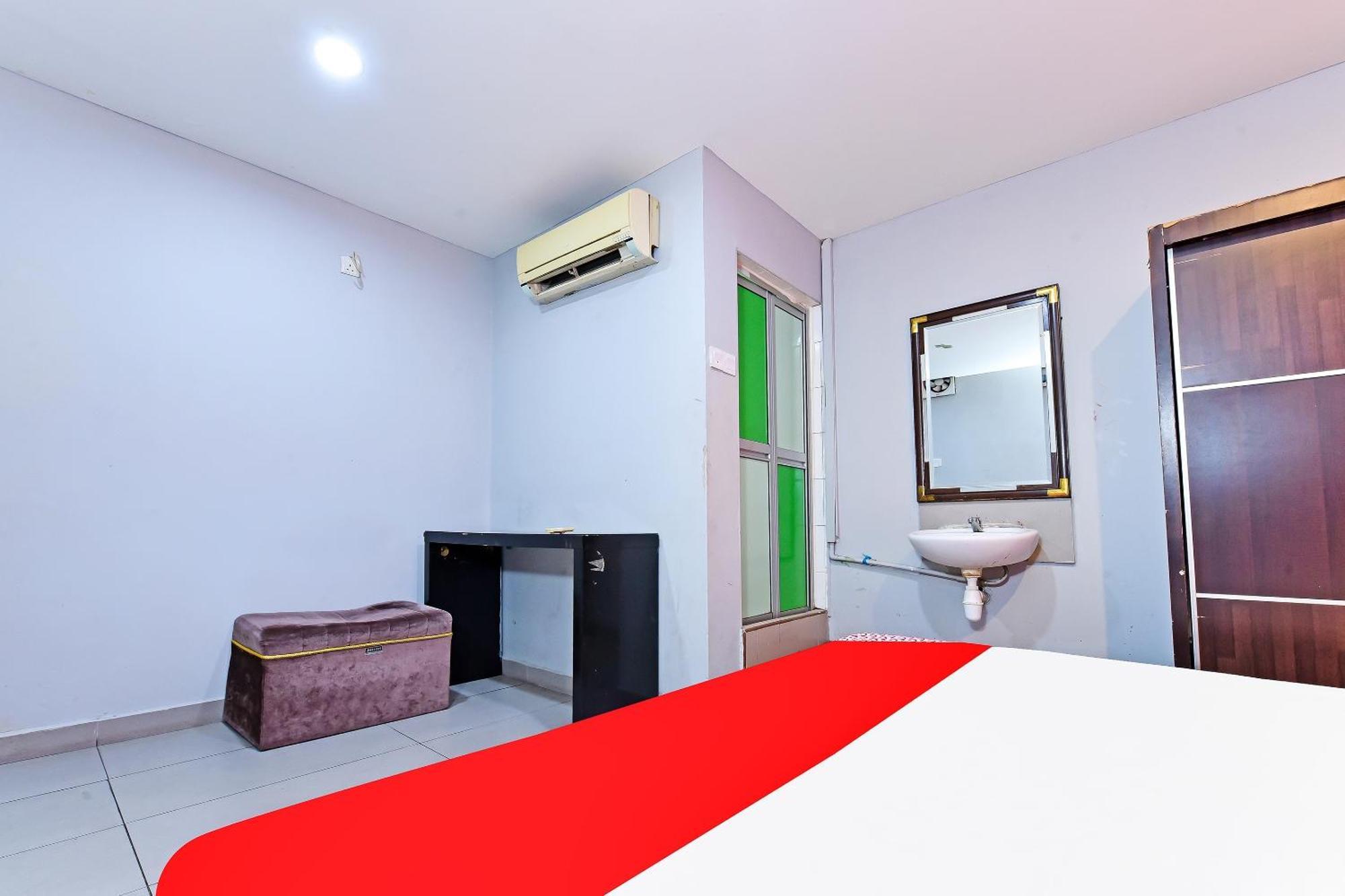 Oyo 90138 Hotel Elwarda Klcity Kuala Lumpur Exterior foto